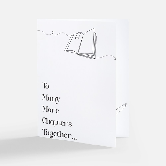 La carte du collier à la main